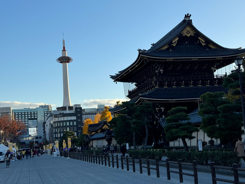 東本願寺と京都タワー