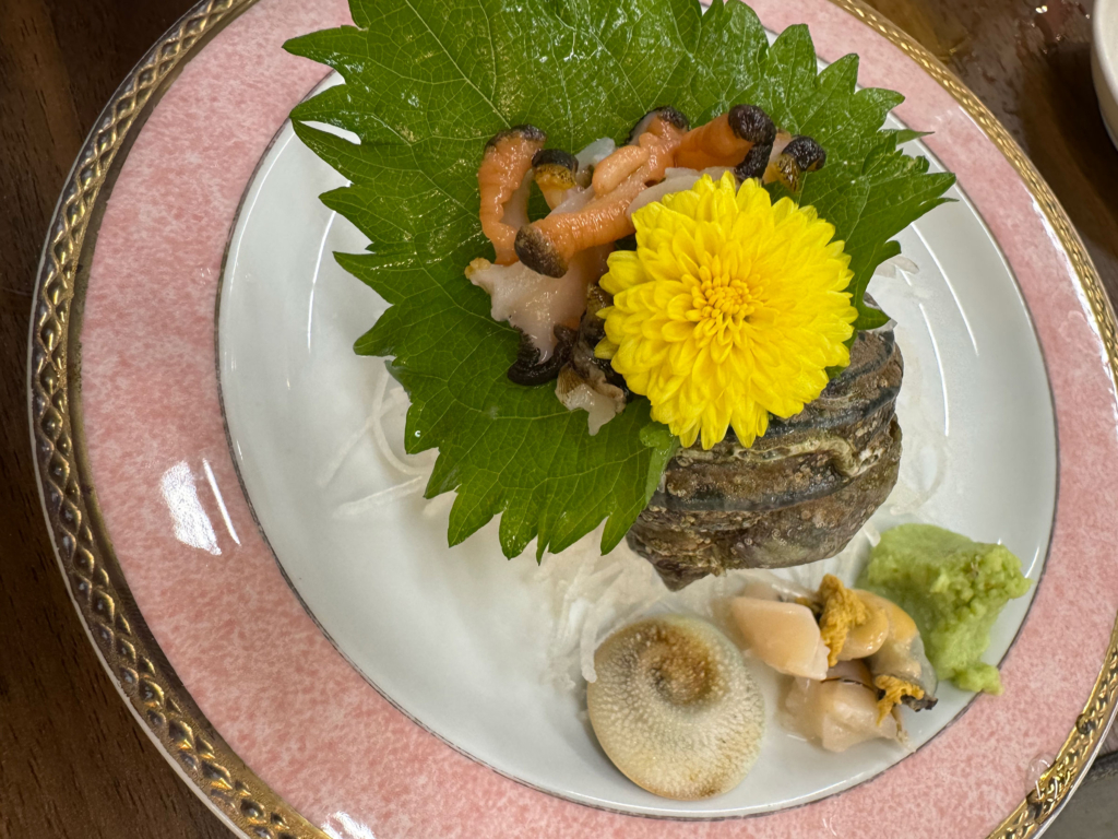 地魚食堂てるてるのサザエのお造り