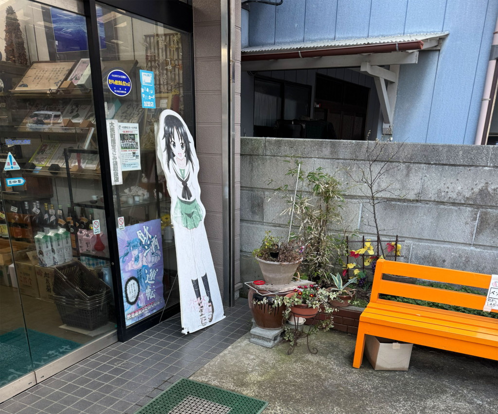 大洗の街歩きの様子。ガルパンのキャラクターパネル
